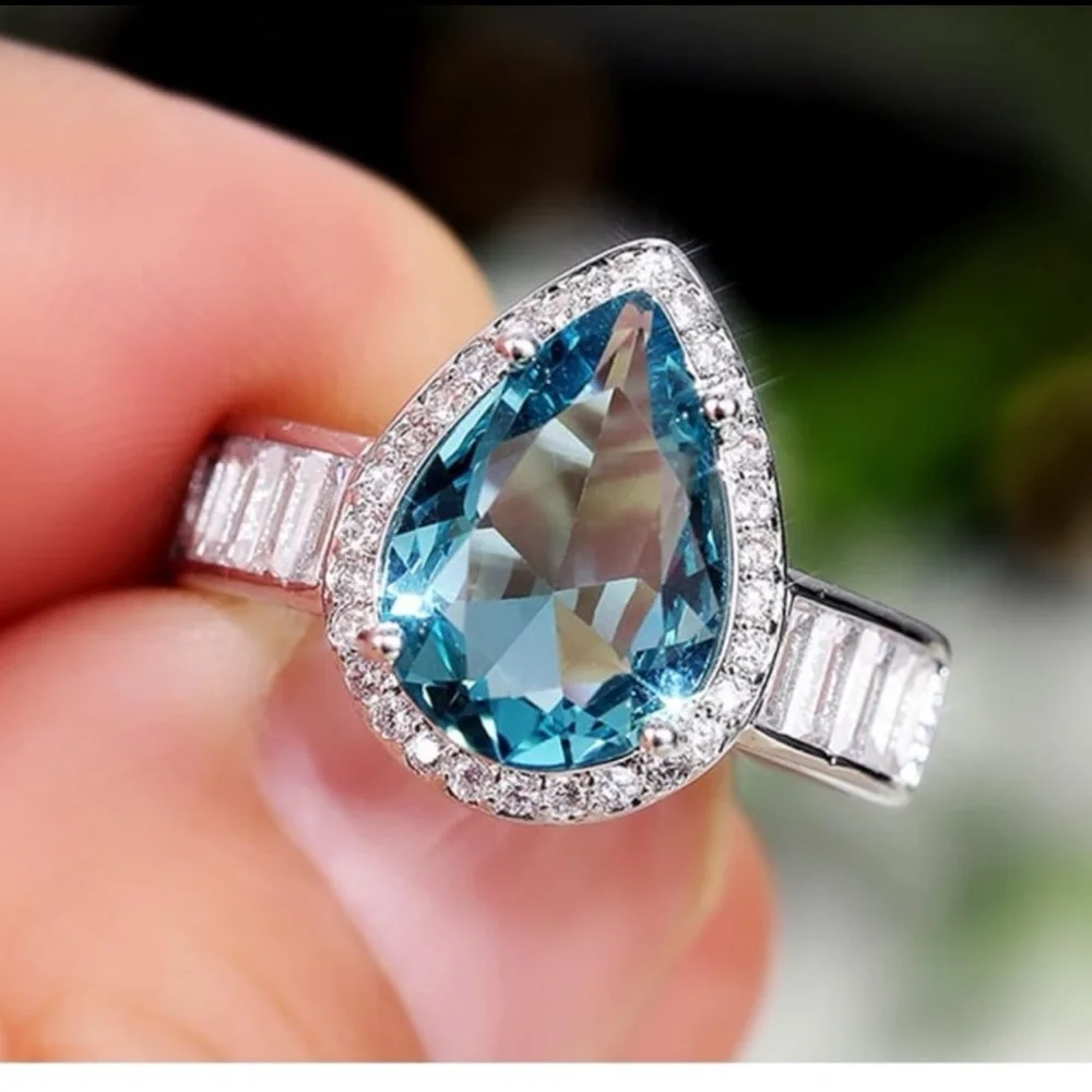 Light sapphire teardrop 2.4CT silver ring with swarovski elements size 9